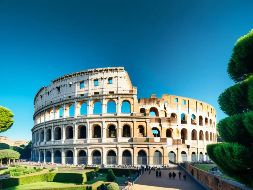 El Coliseo Romano con influencias orientales en su arquitectura, enmarcado por la exuberante vegetación y el cielo azul