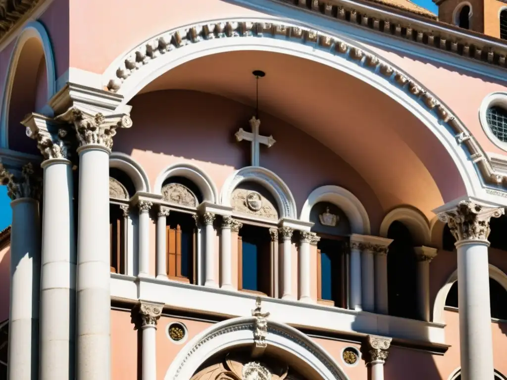 Exquisita fachada renacentista de Santa Maria dei Miracoli en Venecia Detalle de la fachada de mármol rosa y blanco de Santa Maria dei Miracoli, Arquitectura veneciana siglo XV