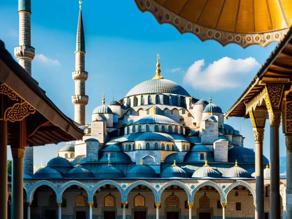 Detalles dorados y mosaicos de la Mezquita Azul de Estambul, maravillas arquitectónicas de la Ruta de la Seda