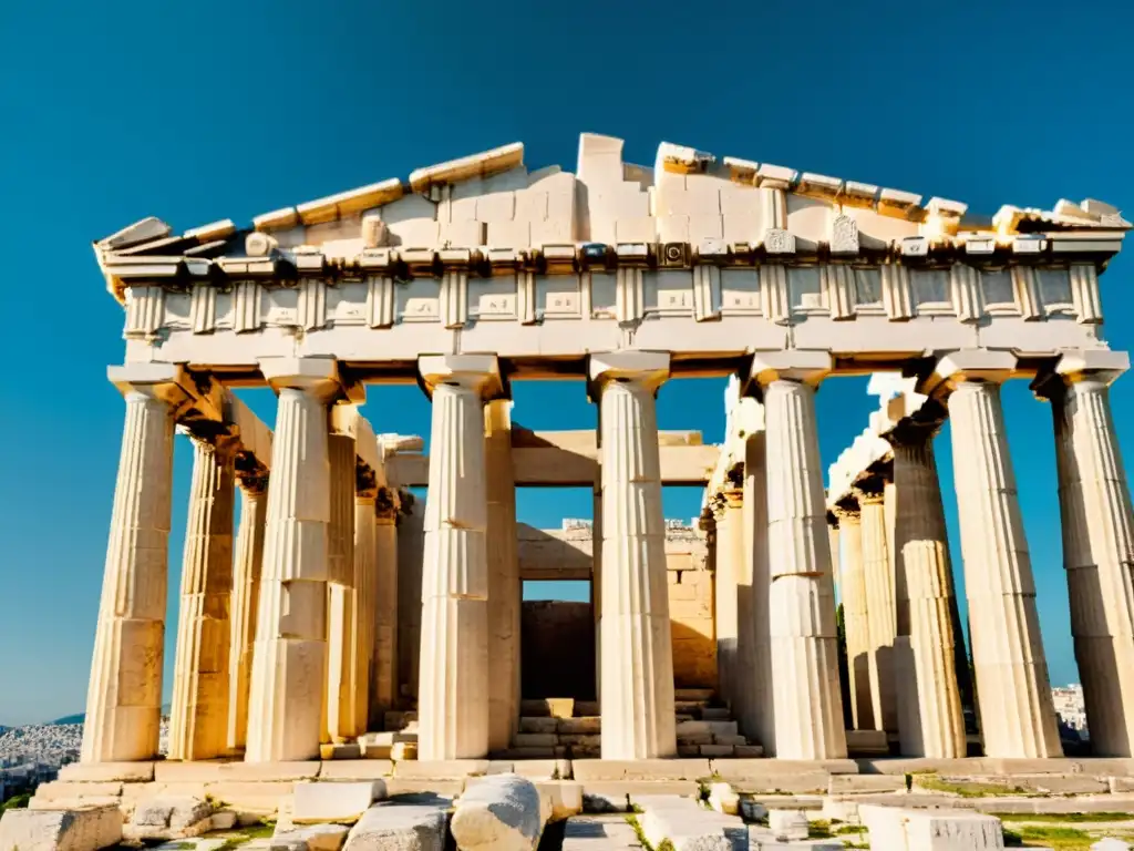 Exploración de los órdenes arquitectónicos griegos en el detallado y majestuoso Parthenon de Atenas, resaltando la artesanía y grandiosidad histórica