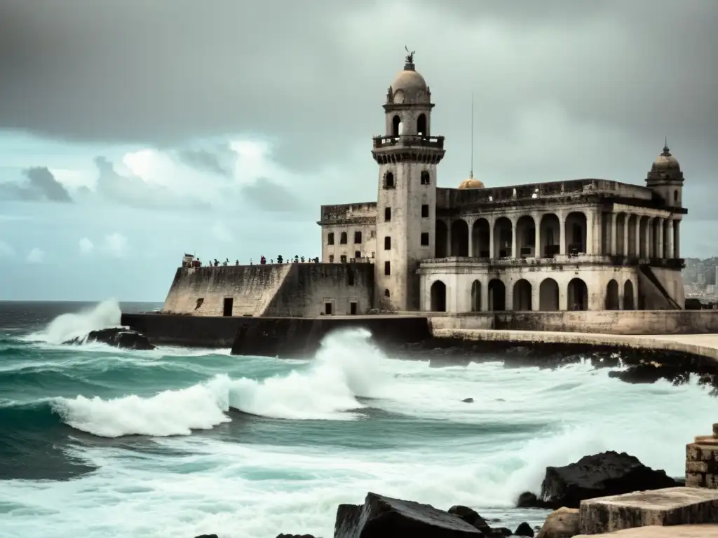 Imponente castillo Morro en La Habana, con detalles arquitectónicos en contraste con el mar